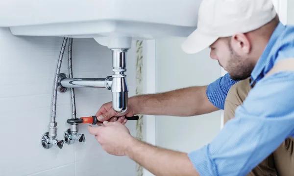 24/7 emergency plumbing service available